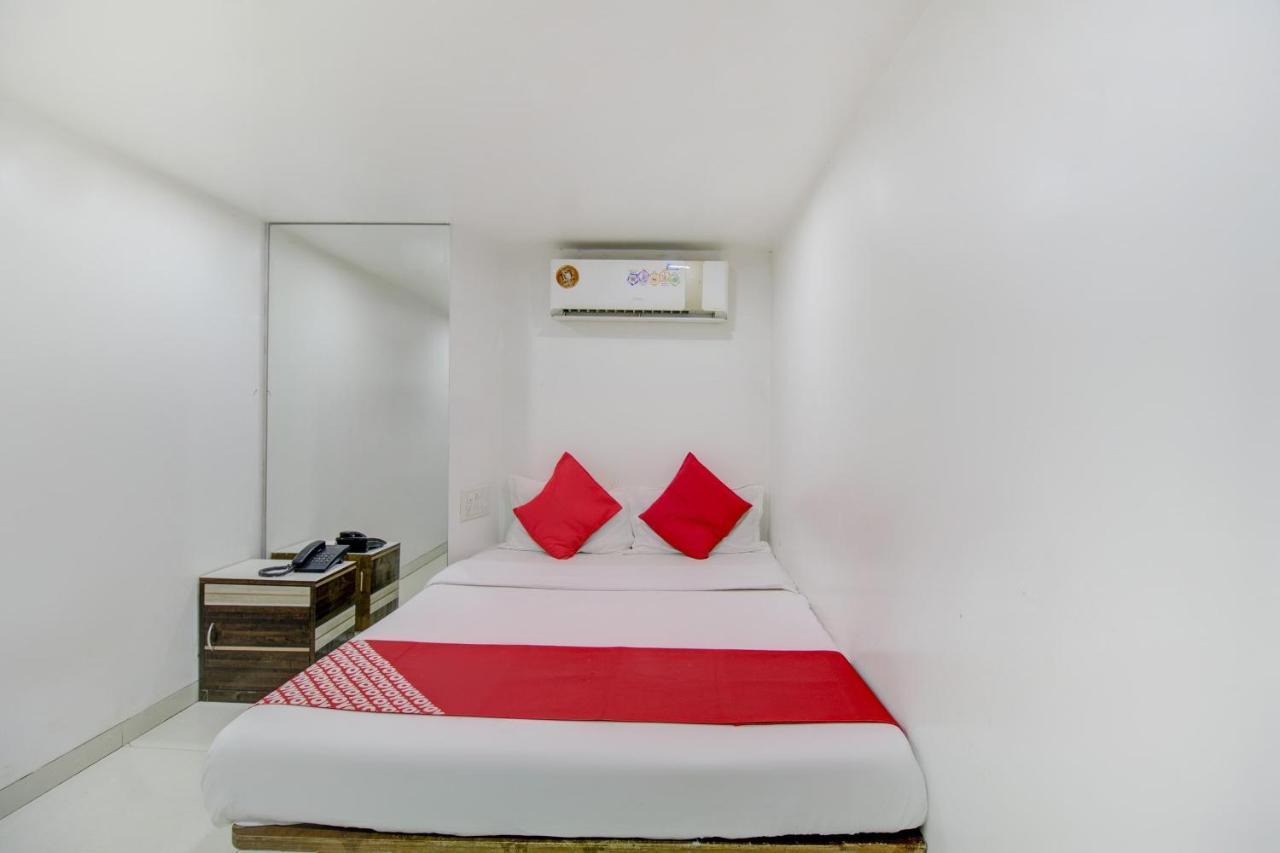 Hotel O Blue Light Near Gateway Of India Mumbai Bagian luar foto