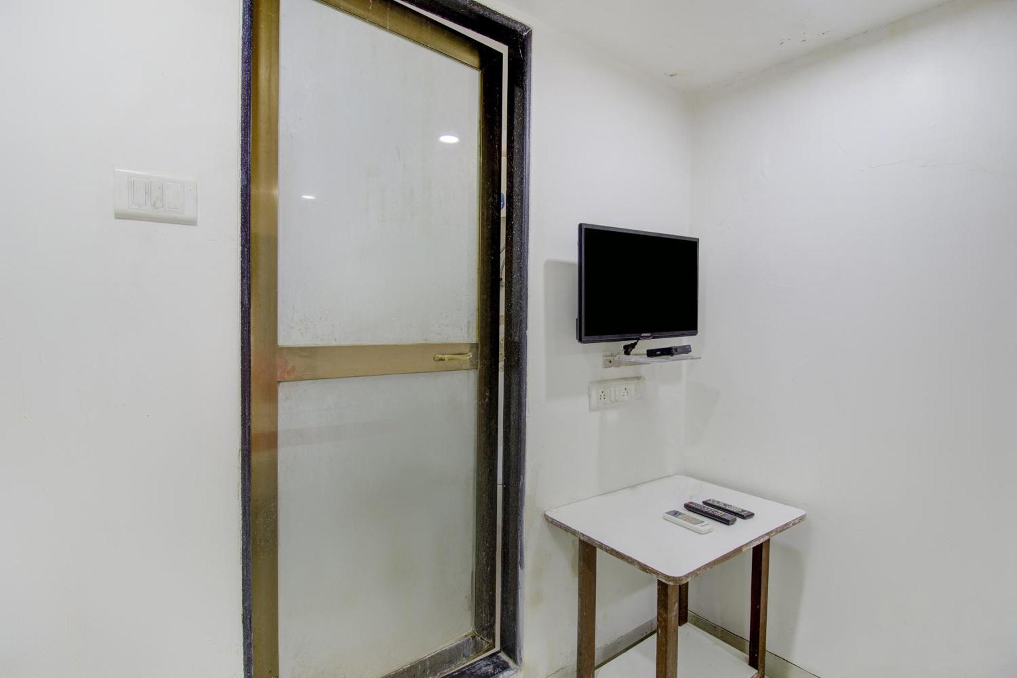 Hotel O Blue Light Near Gateway Of India Mumbai Bagian luar foto