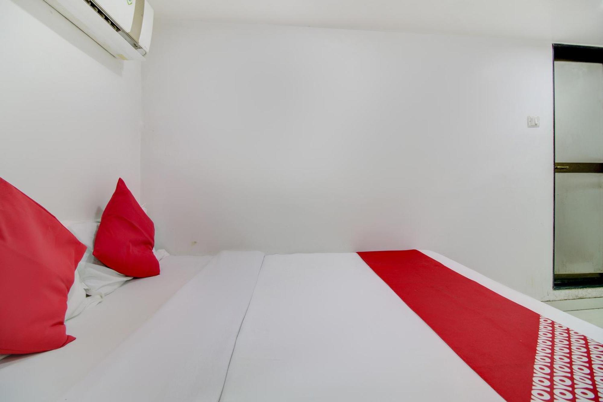 Hotel O Blue Light Near Gateway Of India Mumbai Bagian luar foto