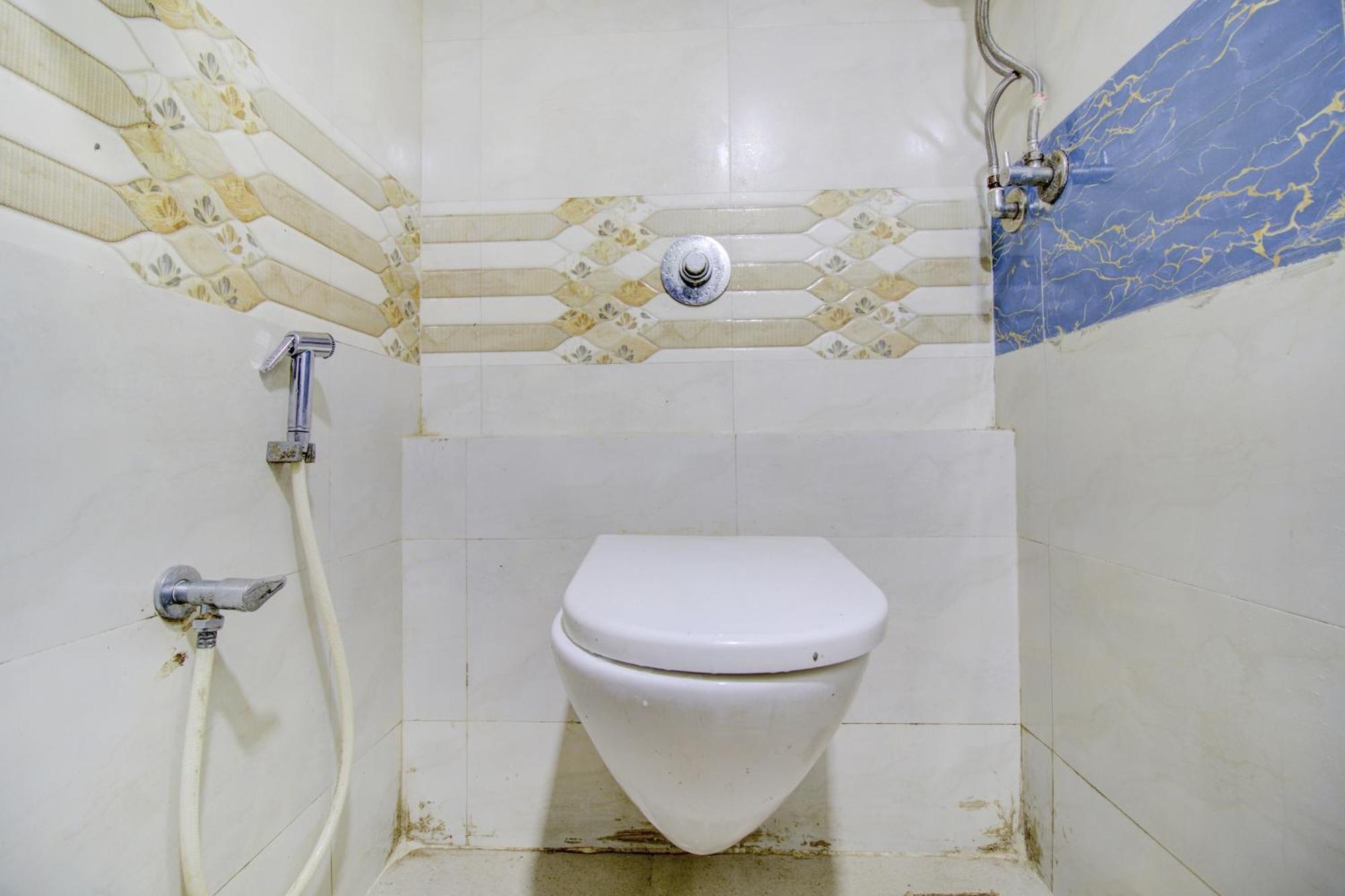 Hotel O Blue Light Near Gateway Of India Mumbai Bagian luar foto