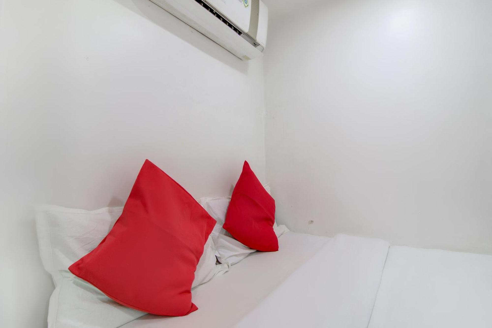 Hotel O Blue Light Near Gateway Of India Mumbai Bagian luar foto